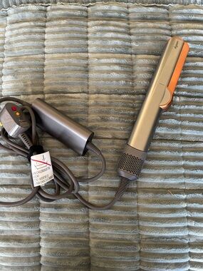Dyson Airstraight hair straightener/blow dryer combo - used once